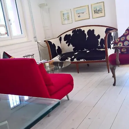 Swiss Borzoi House Bed & Breakfast *