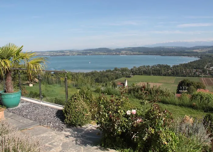 Swiss Borzoi House Bed & Breakfast 4*