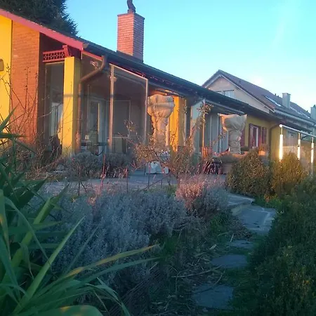 Swiss Borzoi House فندق مبيت وإفطار