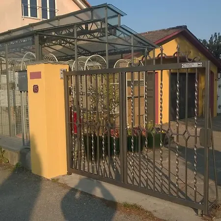 Swiss Borzoi House فندق مبيت وإفطار